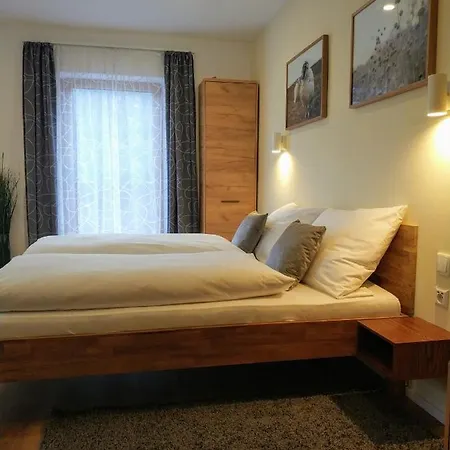 ベッド・アンド・ブレックファスト Gaestehaus Moser Ranten